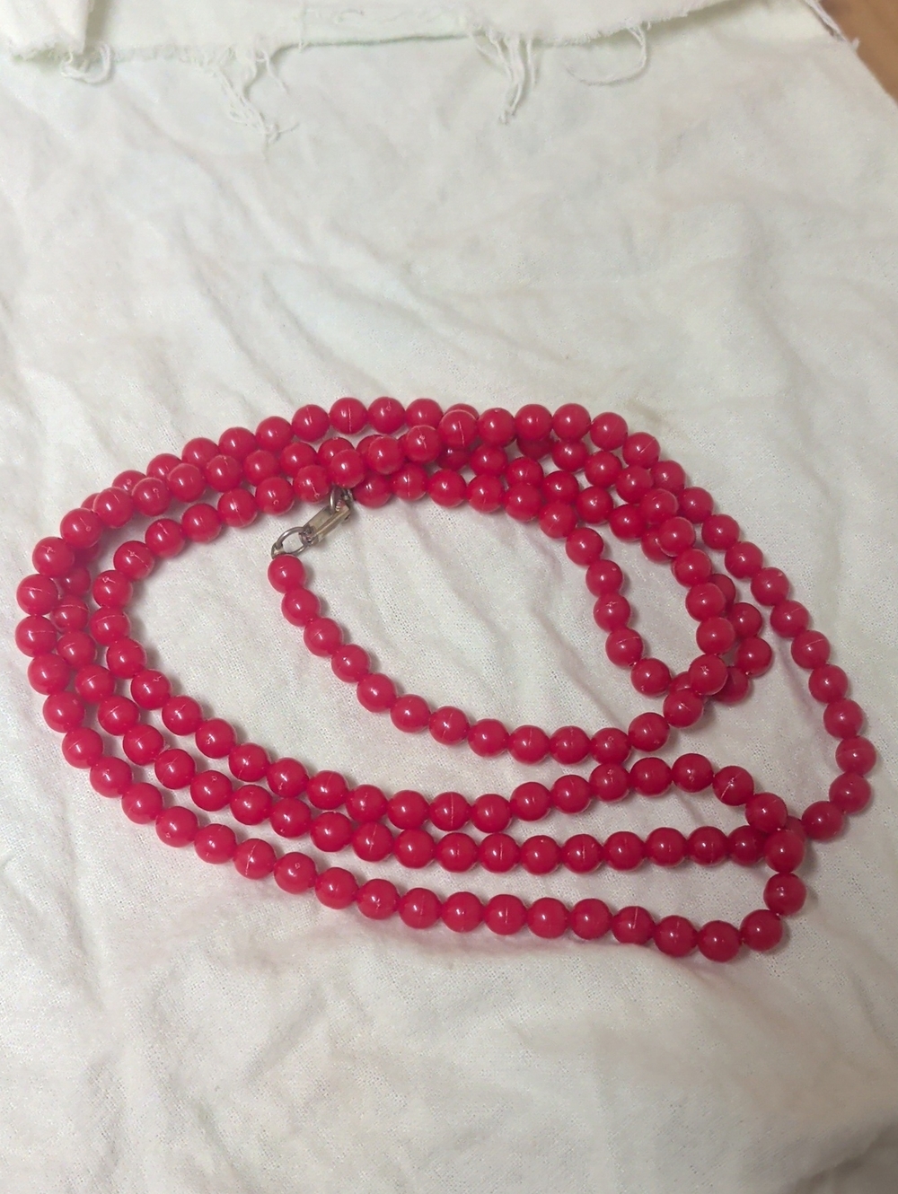 Vintage Red Bead Strand Necklace - Classic Women's Jewelry